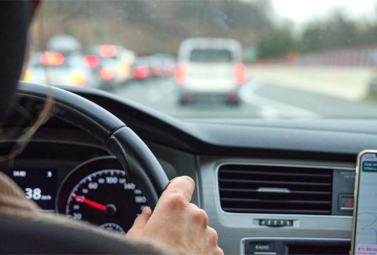 El coche sigue siendo el principal medio de transporte al trabajo en España