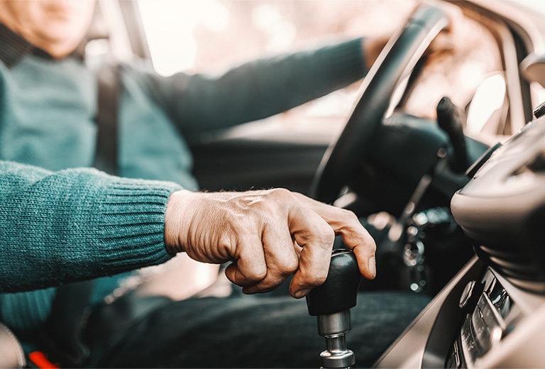 La difícil decisión de dejar de conducir de los más mayores: el 45% reconoce haber dejado las llaves de manera involuntaria